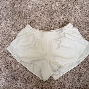 Lululemon Hotty Hot 2.5 Short